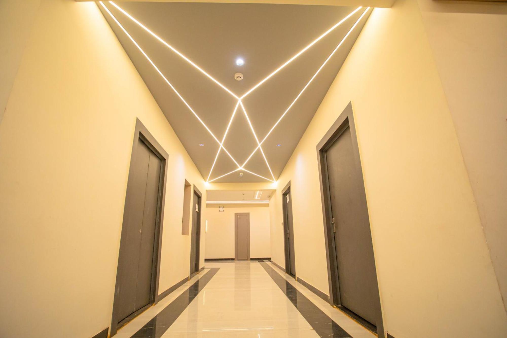 Hotel Miracle 2Km From Mahakal Temple 乌贾因 外观 照片