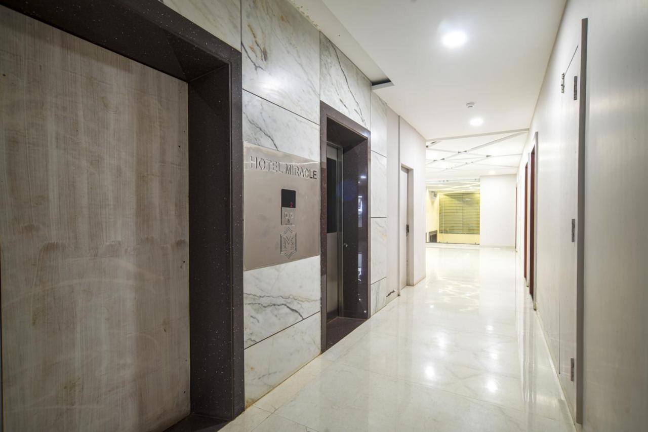 Hotel Miracle 2Km From Mahakal Temple 乌贾因 外观 照片