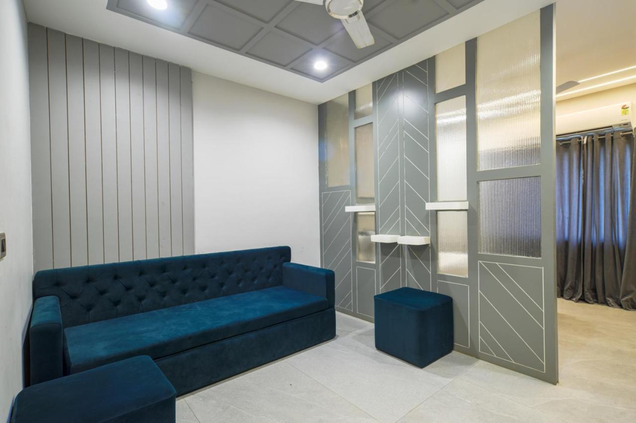 Hotel Miracle 2Km From Mahakal Temple 乌贾因 外观 照片