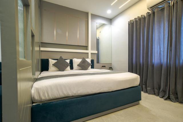 Hotel Miracle 2Km From Mahakal Temple 乌贾因 外观 照片