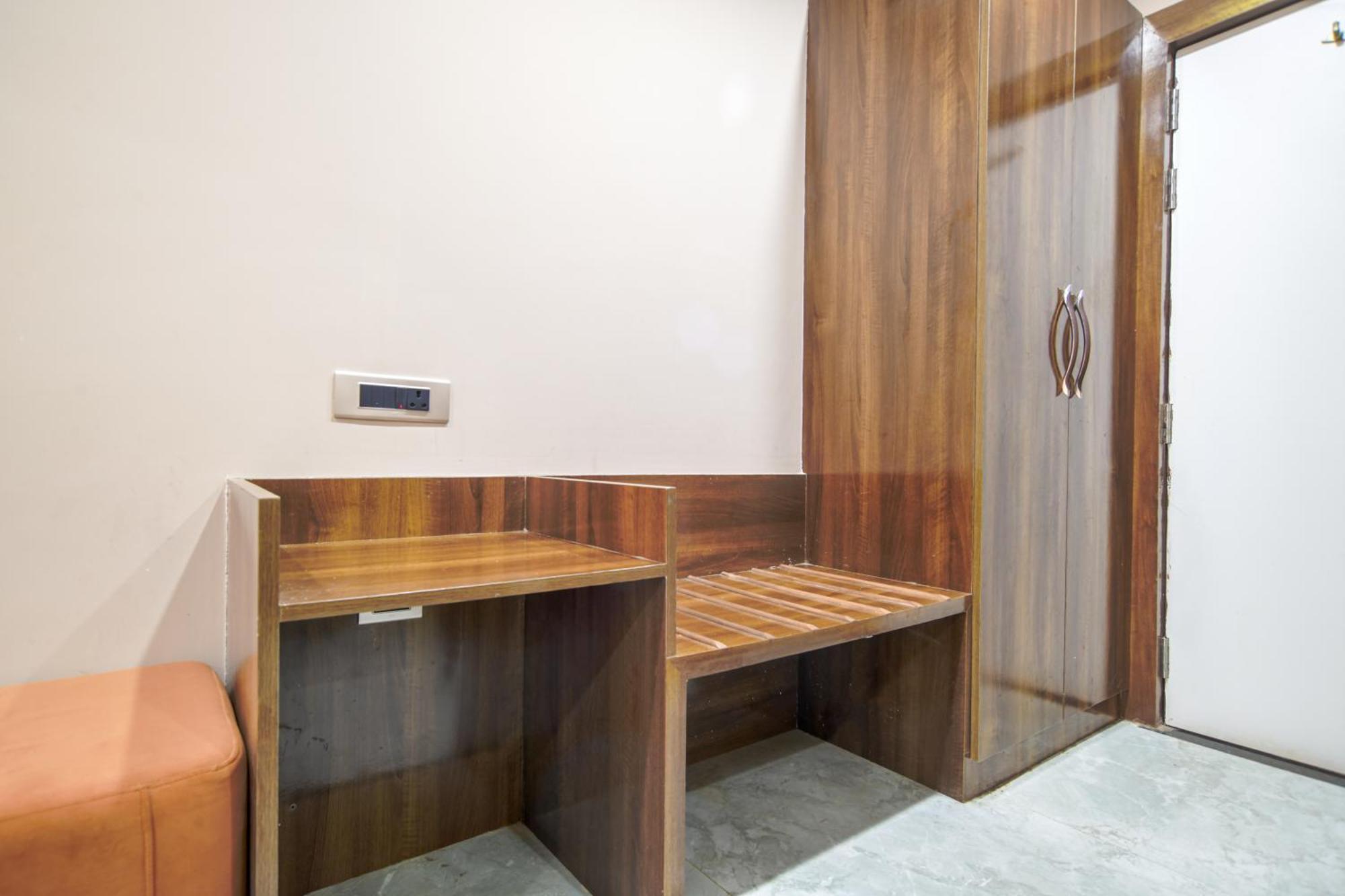 Hotel Miracle 2Km From Mahakal Temple 乌贾因 客房 照片