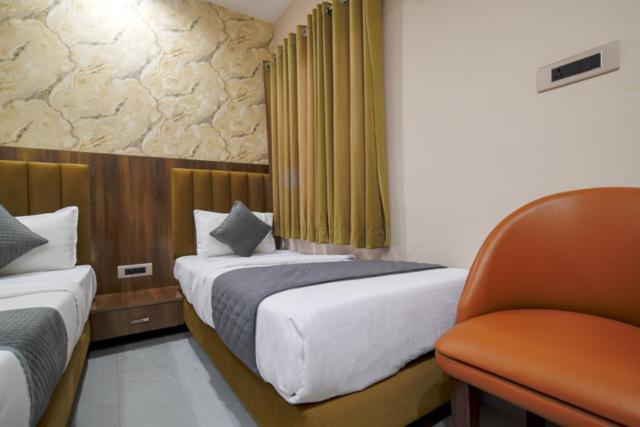 Hotel Miracle 2Km From Mahakal Temple 乌贾因 外观 照片
