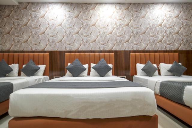 Hotel Miracle 2Km From Mahakal Temple 乌贾因 外观 照片